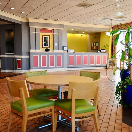 Madison Inn&Suites Extérieur photo