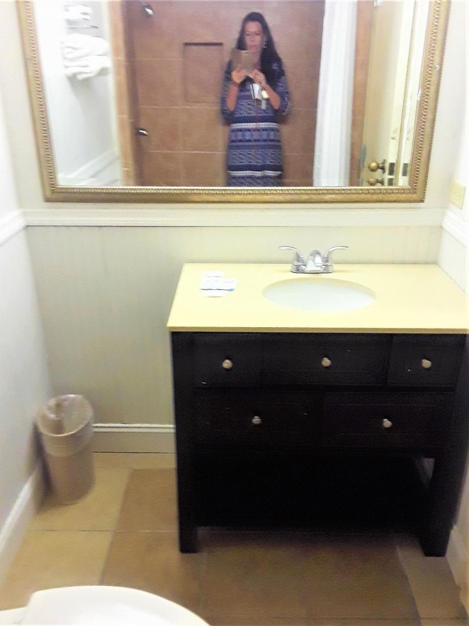 Madison Inn&Suites Extérieur photo