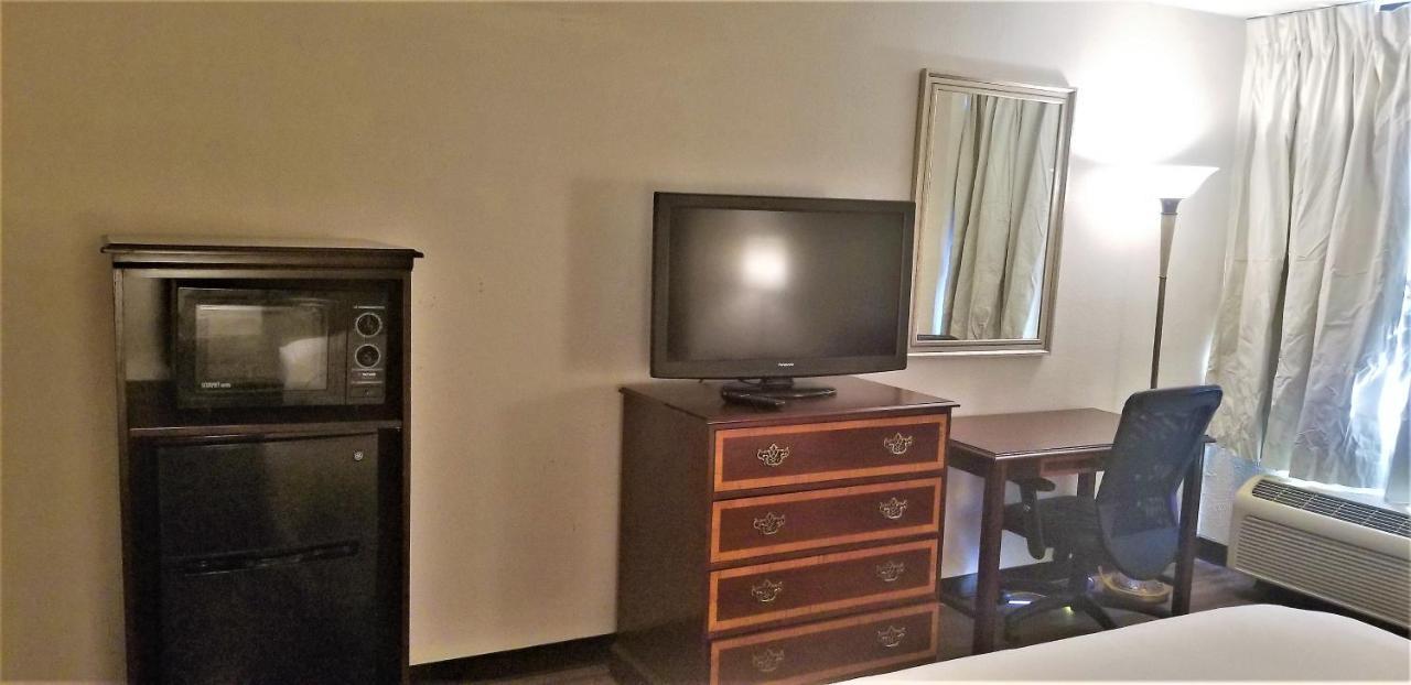Madison Inn&Suites Extérieur photo