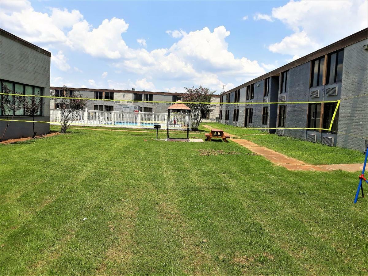 Madison Inn&Suites Extérieur photo