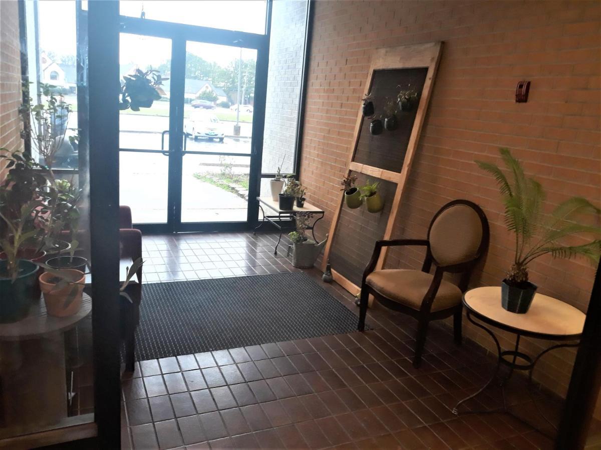 Madison Inn&Suites Extérieur photo